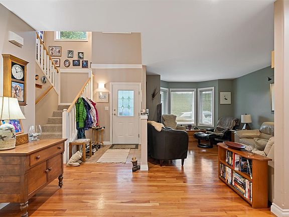 5th image of 10372 Bowerbank Rd