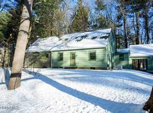 208 Pinewood Dr, Schenectady, NY 12303