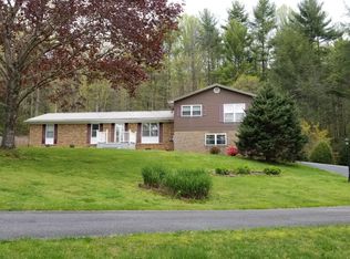 146 Mountain View Cir, Hampton, TN 37658