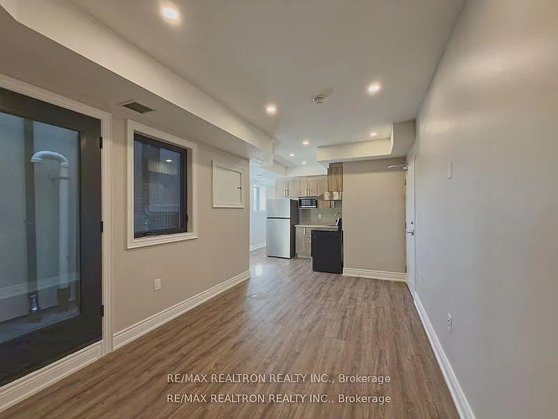 2 bed, $2,500 — Photo 4