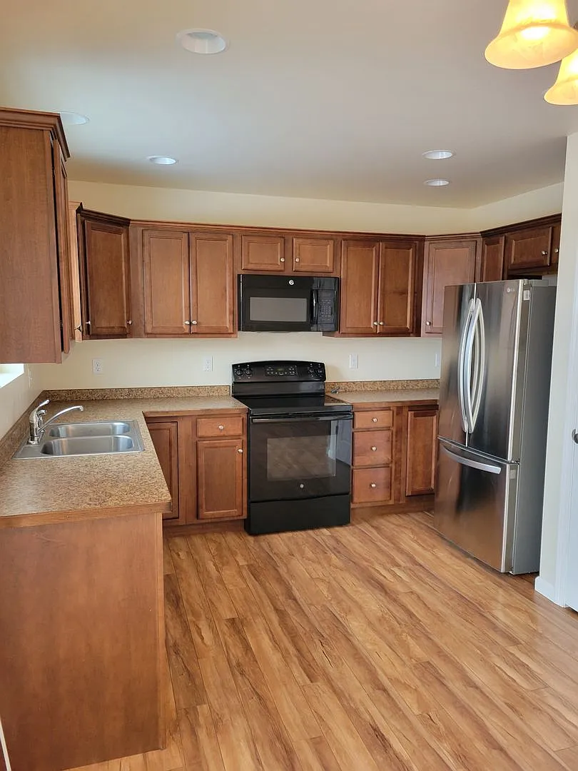 Building Photo - 2009 Pine Martin Ct