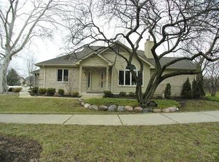 5513 Aspen Ave, Downers Grove, IL 60515