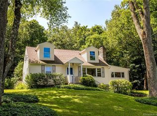 48 Taunton Lake Rd, Newtown, CT 06470