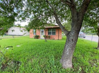 502 E Lake St, Crystal City, TX 78839
