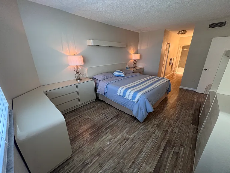 1950 S Ocean Dr #8Q — Photo 16