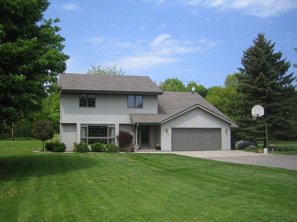 4.5  acres of complete privacy!