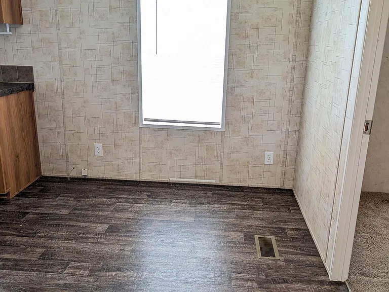 125 Hayman Dr — Photo 6