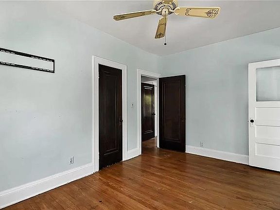 4th image of 2199 Eldred Ave