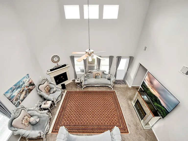 2918 Silverhorn Ln — Photo 29