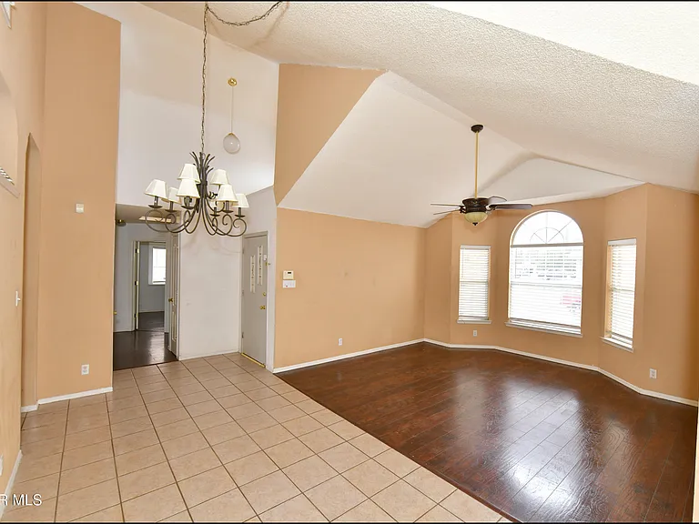 7737 Plaza Azul Rd — Photo 9