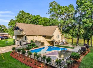 1873 Sandyland Dr, West Point, MS 39773