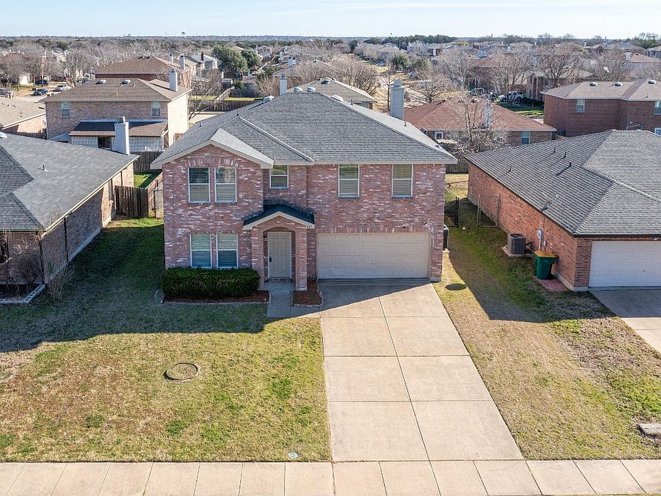 1st image of 923 Brooks Dr