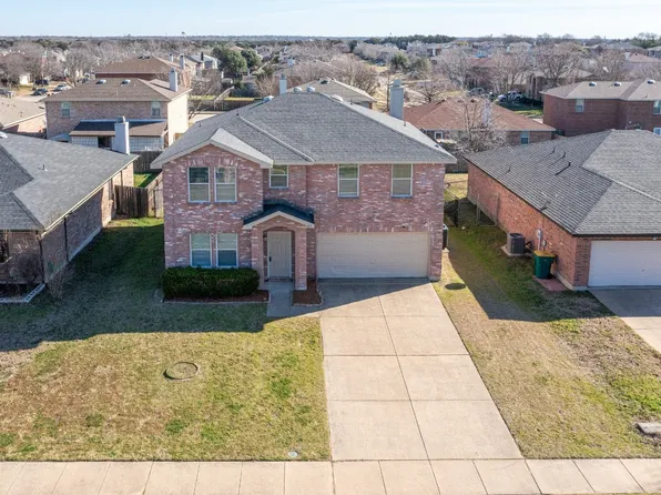 923 Brooks Dr, Cedar Hill, TX 75104