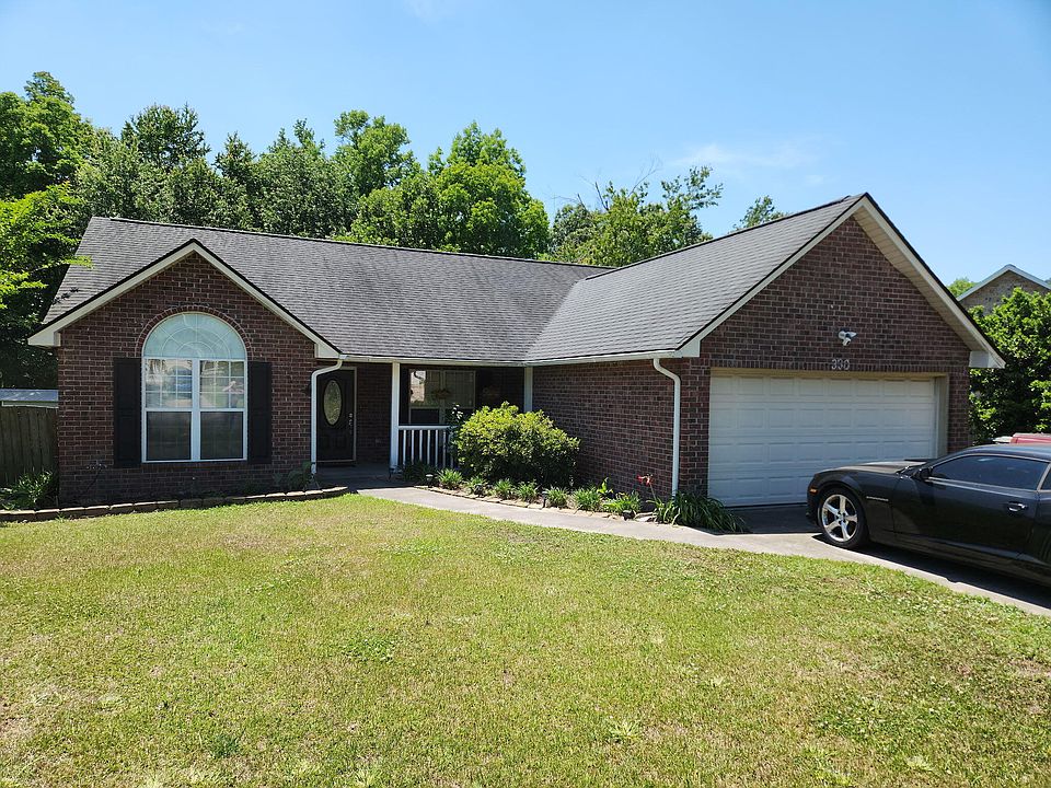 1st image of 330 Camelot Dr