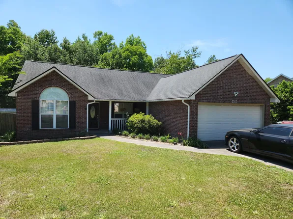 330 Camelot Dr, Goose Creek, SC 29445