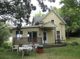 S102W16012 Heinrich Dr, Muskego, WI 53150