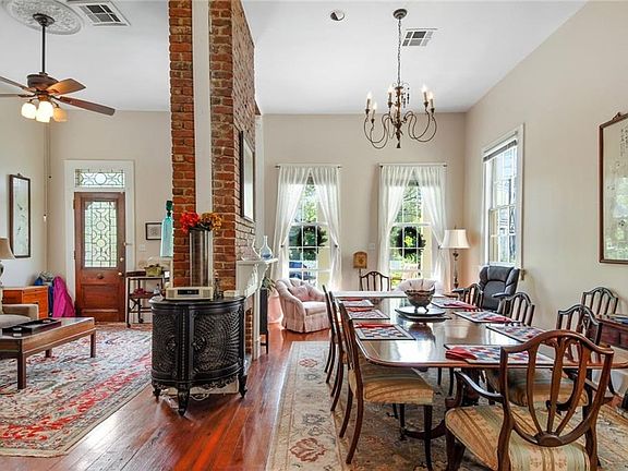 5th image of 228 Verret St