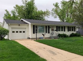 2120 17th Ave, Marion, IA 52302