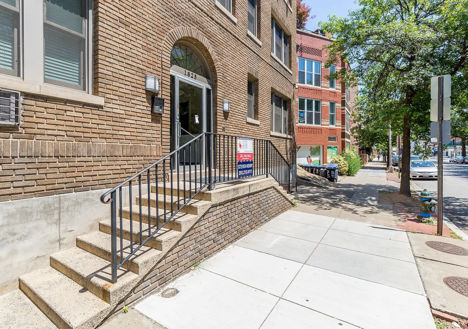 Charming & Sunny 1-Bedroom Luxury Apartment in Adams Morgan! — Photo 3