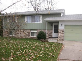 1034 Heavenridge Rd, Essexville, MI