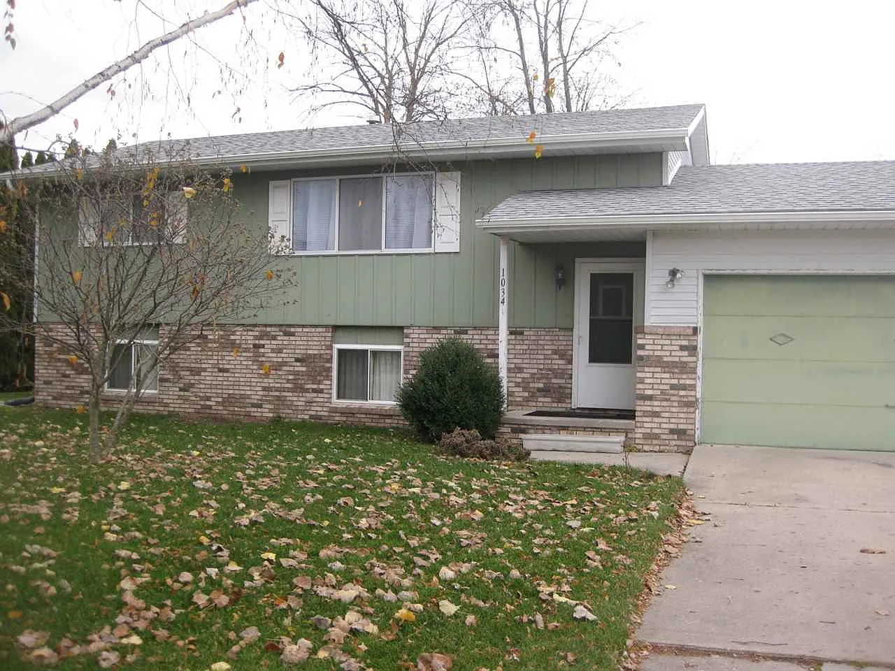 1034 Heavenridge Rd photo 1