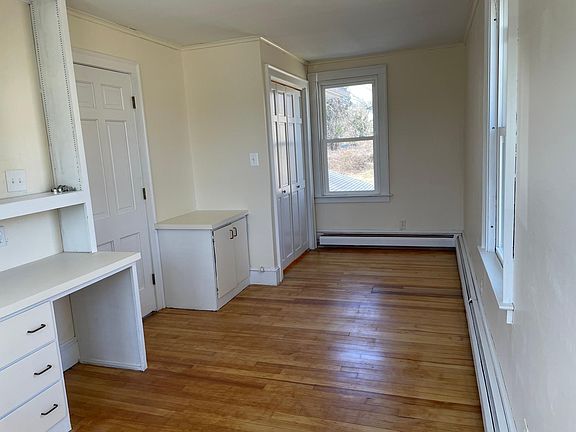 1st bedroom/Office/ Study room