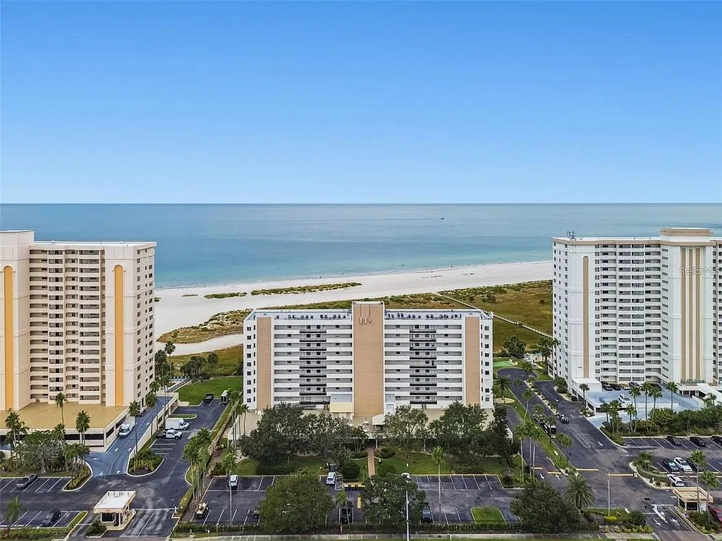 1250 Gulf Blvd — Photo 2