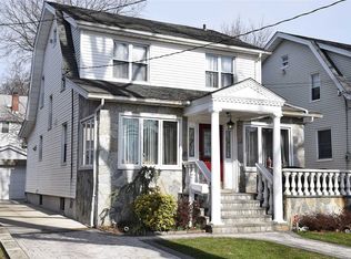 209-39 33rd Rd, Bayside, NY 11361