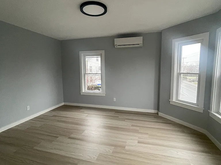675 Cottage St #2 — Photo 4
