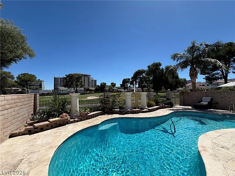 3194 Bel Air Dr — Photo 10