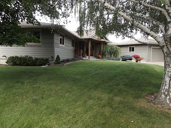4th image of 1701 Hillcrest Dr