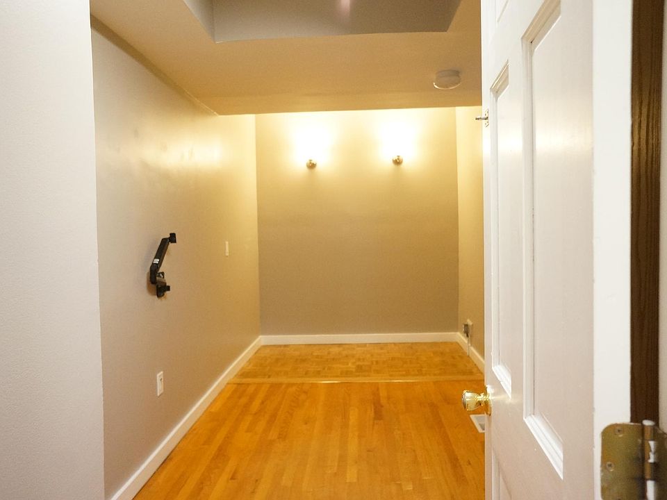 1st image of 1121 W Columbia Ave APT 3