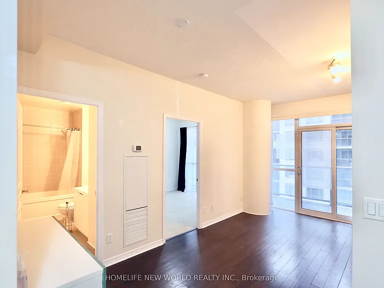 352 Front St W #1517 — Photo 7