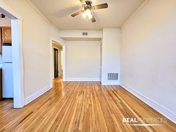 2nd image of 552 W Aldine Ave #N2