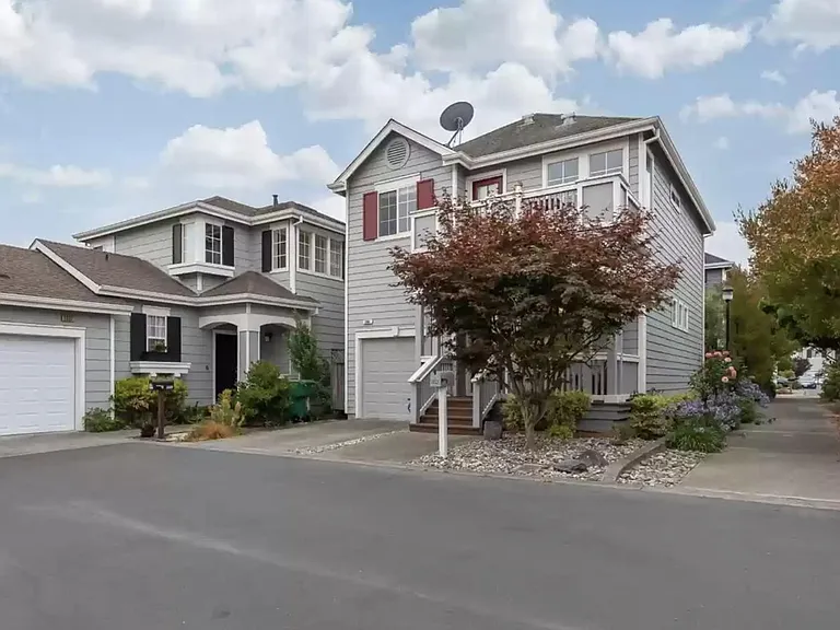 2045 Chetwood Dr — Photo 2