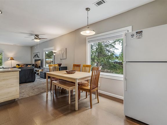 5th image of 410 Galena Street