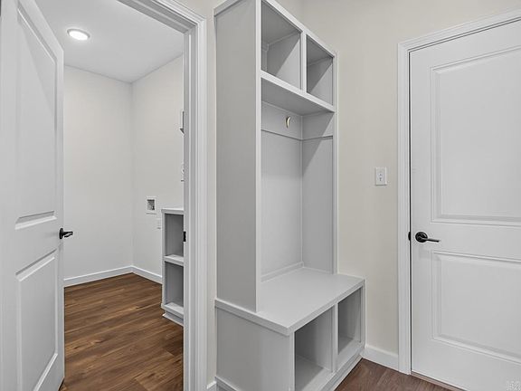 5th image of 316 Alyece Ln