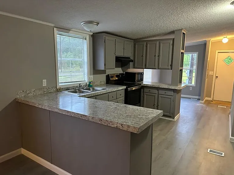 190 Julius Rd — Photo 3