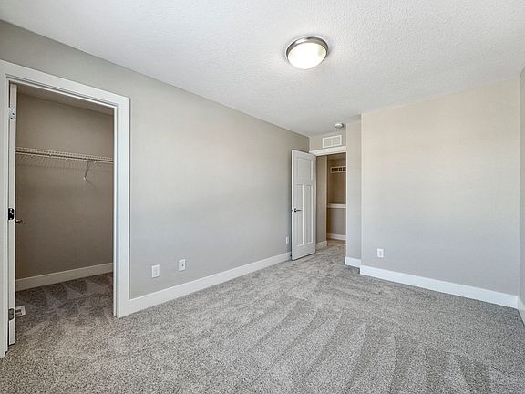 4th image of 1404 NE Primrose Ln