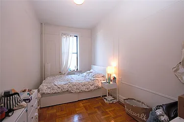 Rented by R New York