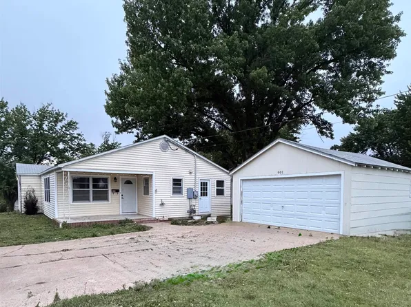 901 E 4th St, Ellsworth, KS 67439