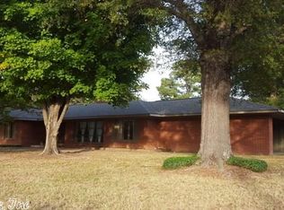 610 N 4th St, Augusta, AR 72006