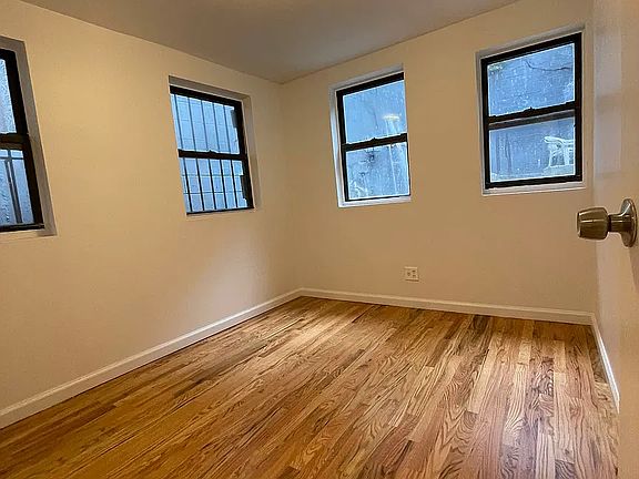 4th image of 276 S 5th St APT 1B