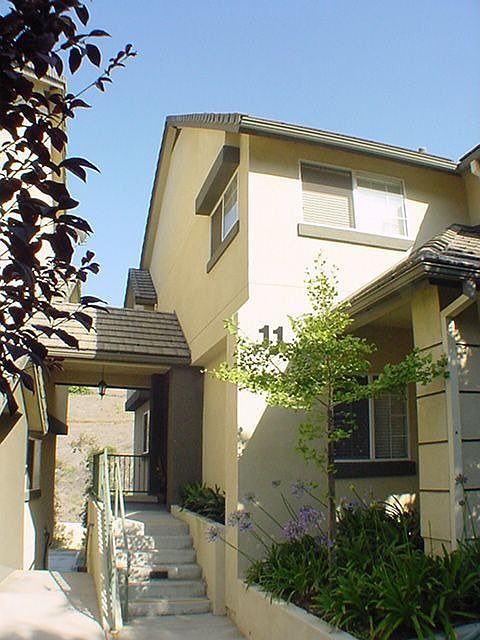 Spacious Tri-Level Townhome