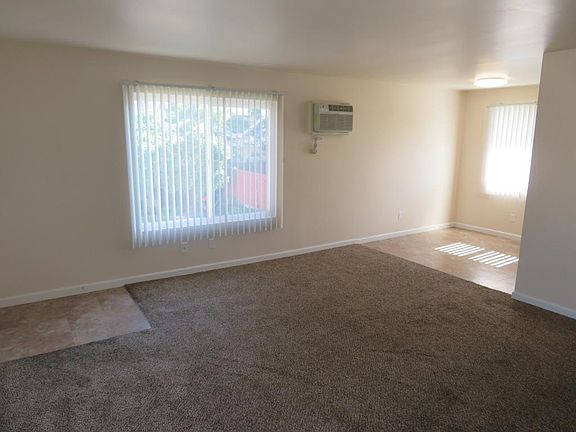 3rd image of 418 Richfield Ave #418