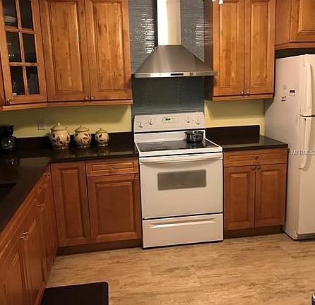 5th image of 1660 S Lake Ave APT 6