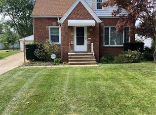 834 E 237th St, Euclid, OH 44123