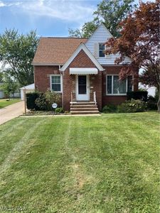 834 E 237th St, Euclid, OH, 44123