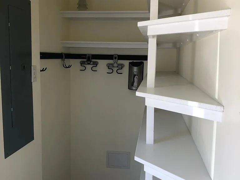 1706 Crescent Dr — Photo 6