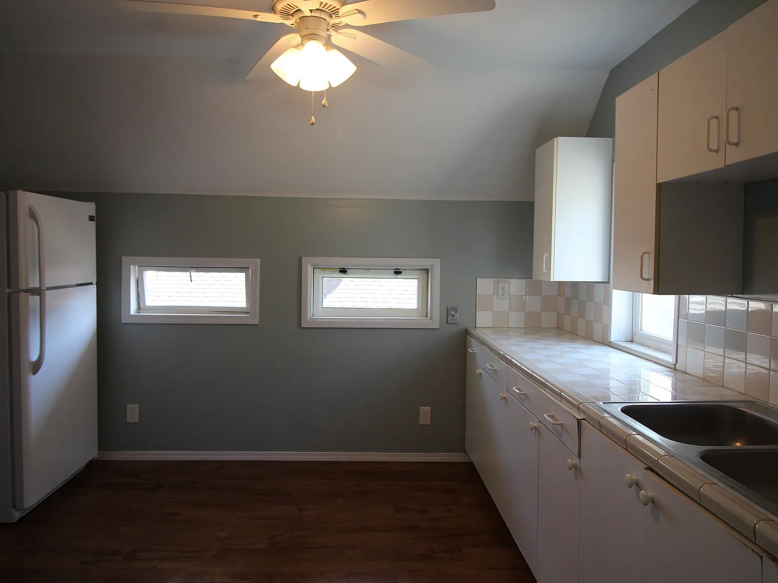 2 bed, 825 sqft, $1,150 — Photo 2